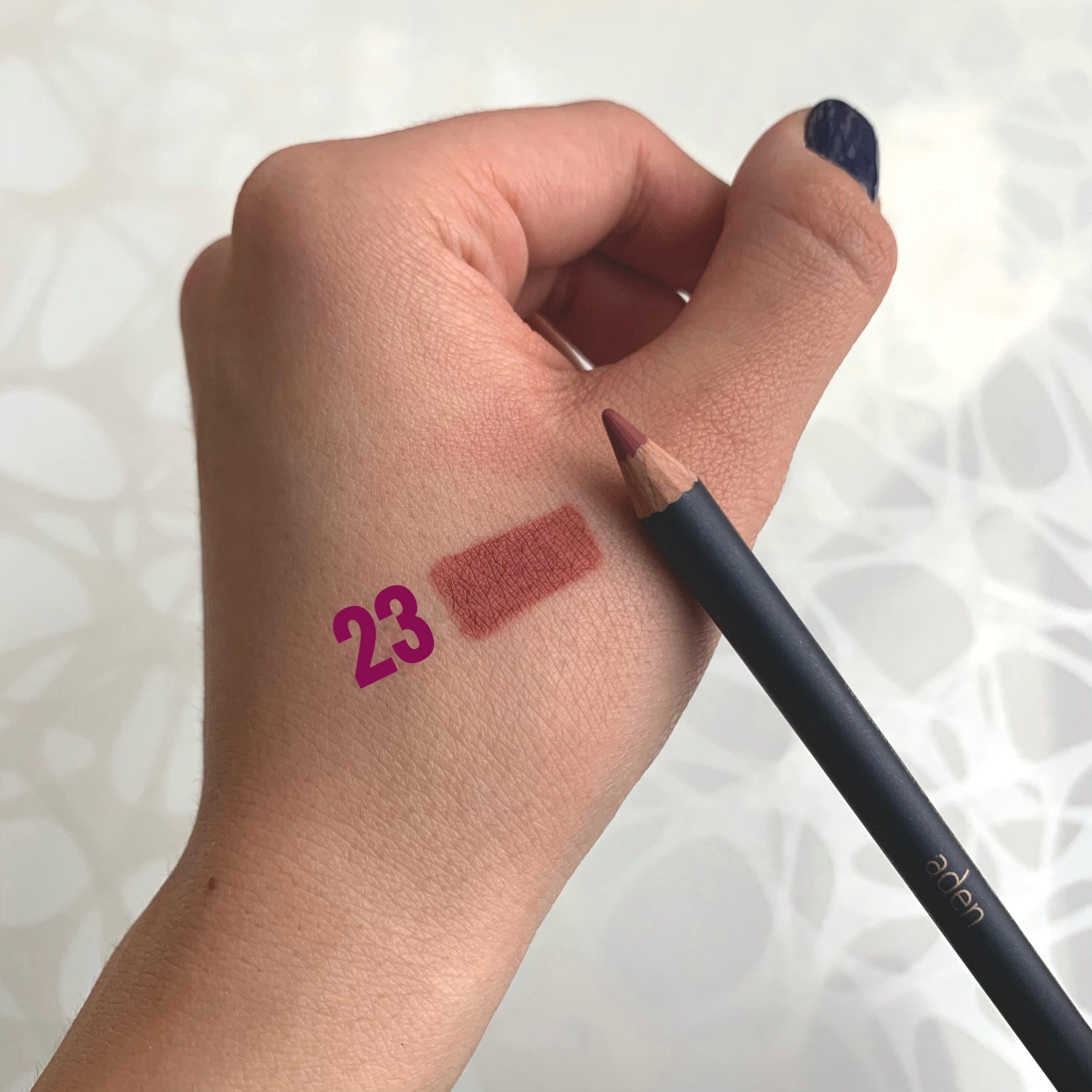 Aden Cosmetics Карандаш для губ 23 Truffle Lipliner Pencil Aden-Cosmetics-Karandash-dlya-gub-23-Truffle-Lipliner-Pencil