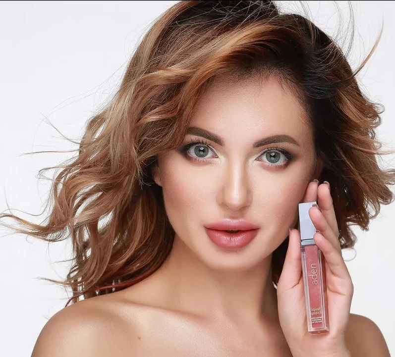 Aden Cosmetics помада 18 Ottawa Garnet Aden-Cosmetics-pomada-18-Ottawa-Garnet.